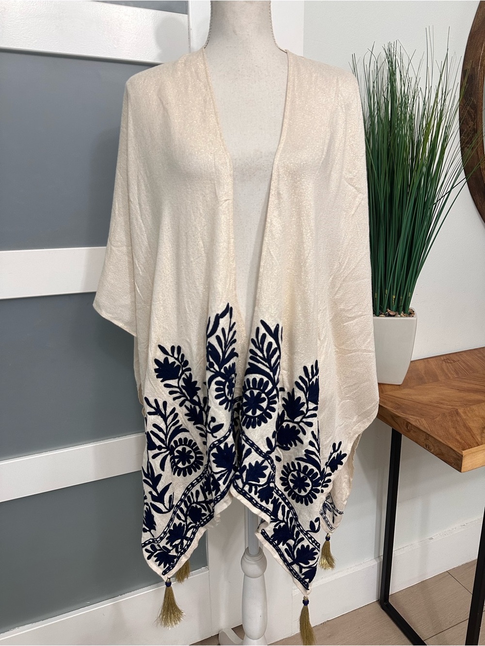 Anthropologie Elizabeth Gillett Kimono Cream/Blue Gold Tassels SZ OS Boho NWT